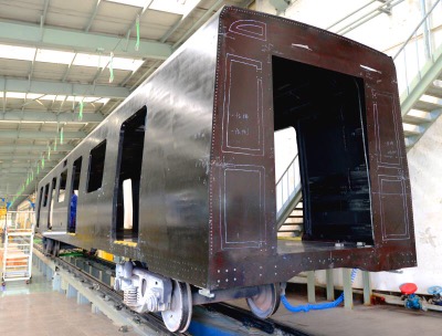 世界首辆全碳纤维复合材料地铁车体研制成功