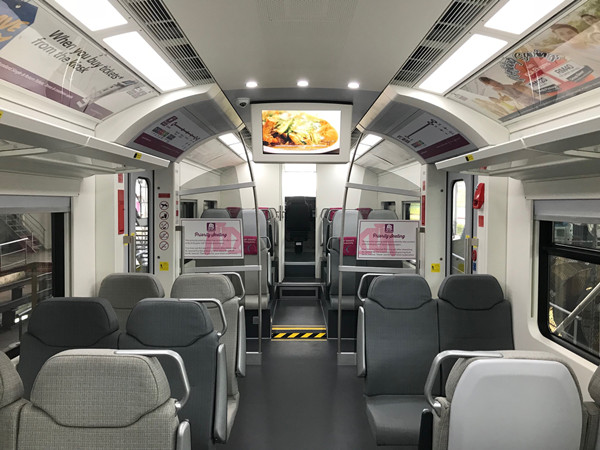 “赤道动车组”正式运营 马来西亚迎来中国造铰接式列车
