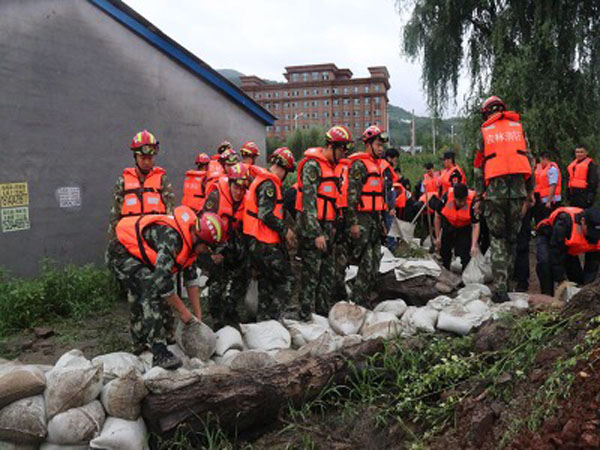 吉林省通化市消防支队全力投入抗洪抢险救援